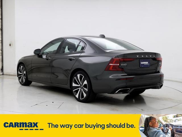 2022 volvo s60 b5 momentum