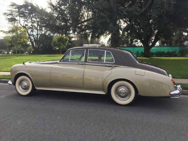 rolls royce silver cloud 3