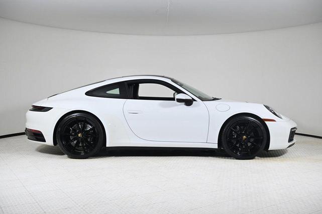 2022 porsche 911 carrera