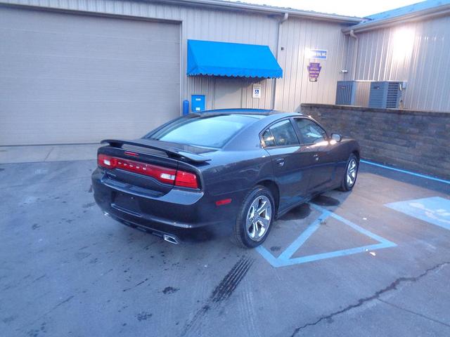 2014 dodge charger se