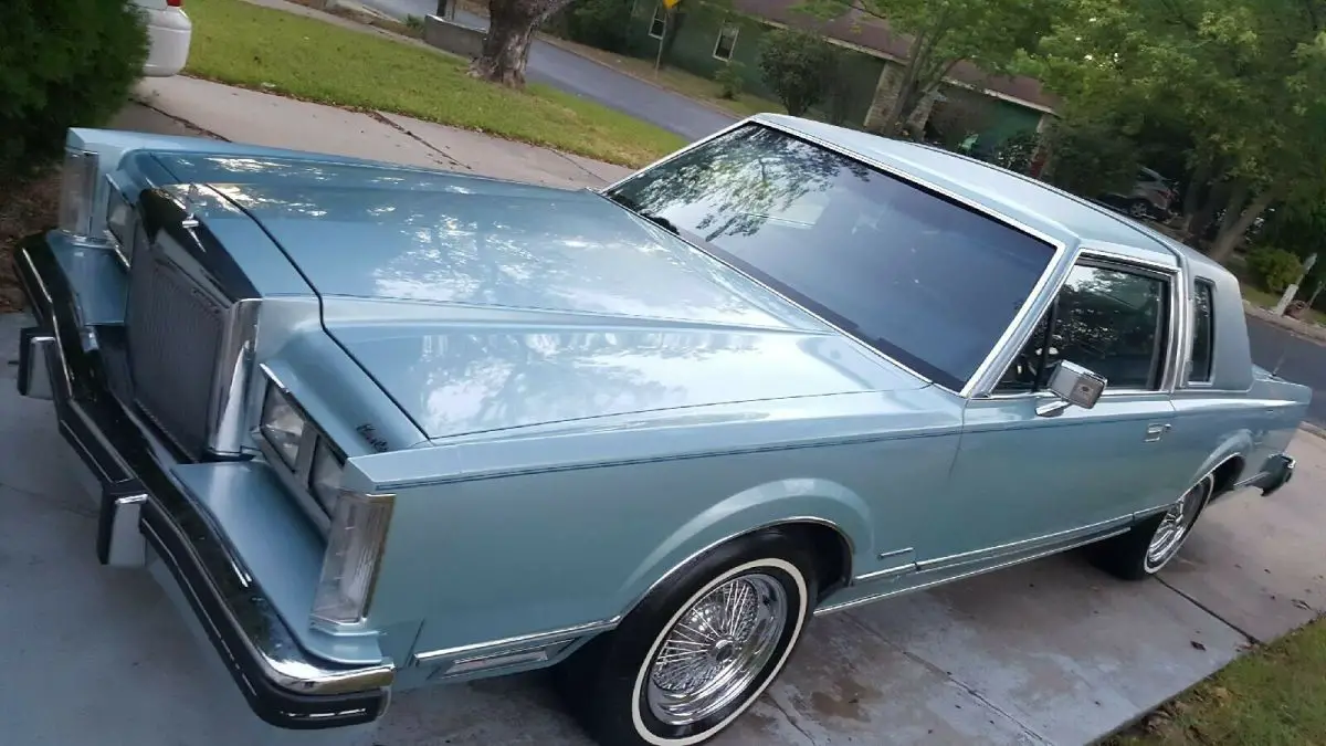 1981 lincoln town car coupe