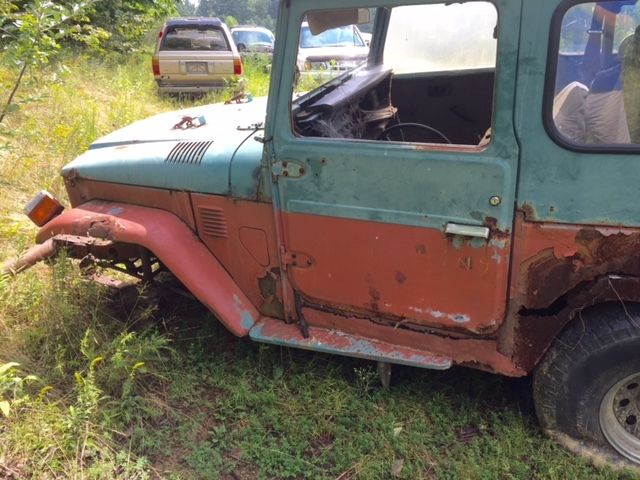 1979 fj40 landcruiser, no engine, no transmission, as is