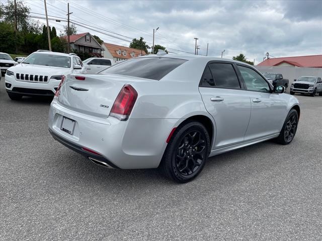 2021 chrysler 300 touring