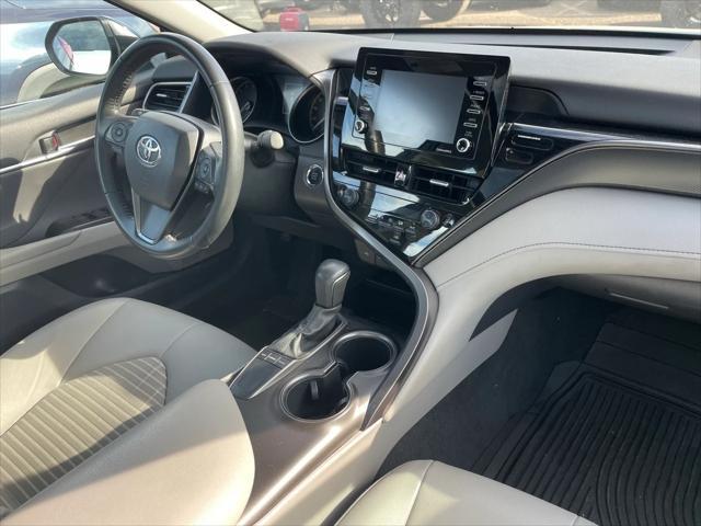 2022 toyota camry se