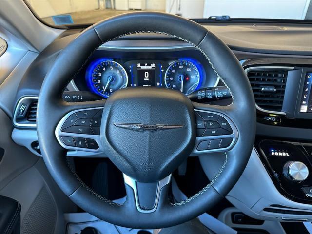 2022 chrysler voyager lx