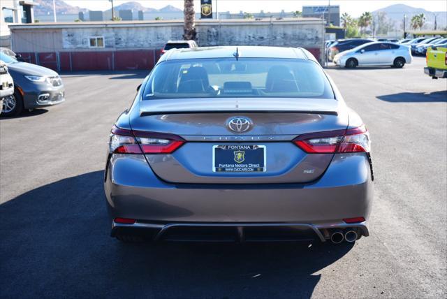 2022 toyota camry se