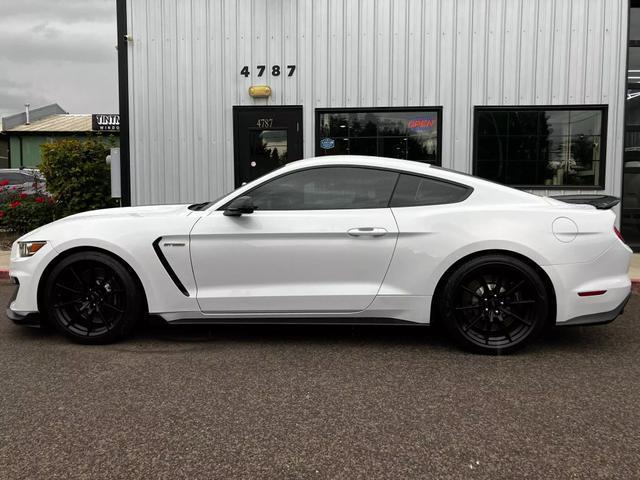 2016 ford shelby gt350 base