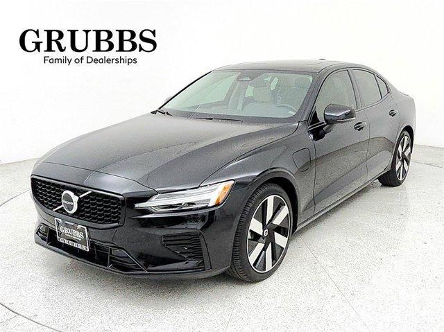 2024 volvo s60 recharge plug-in hybrid t8 plus dark theme