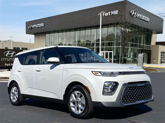 2022 kia soul lx
