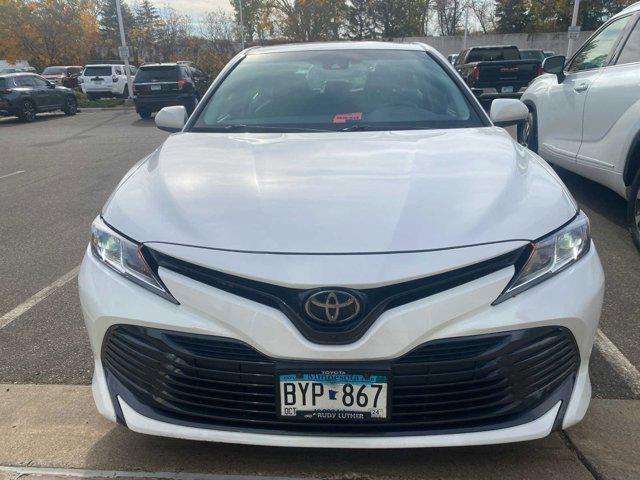 2018 toyota camry le