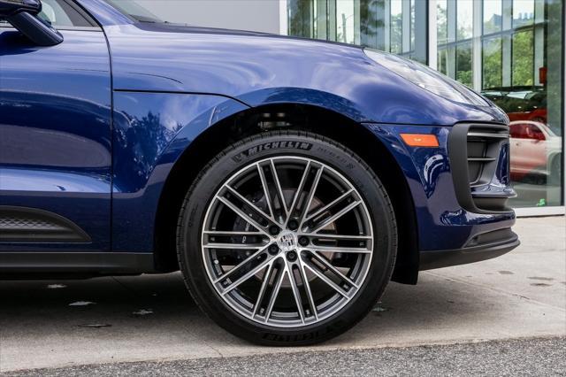 2024 porsche macan base