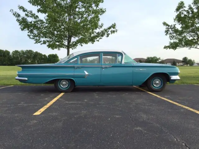 beautiful 1960 chevy bel air 4dr - two tone biscayne, impala