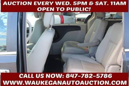 2012 chrysler town & country touring-l in waukegan, illinois