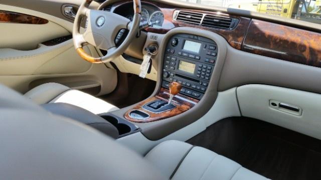 2008 jaguar s-type 3