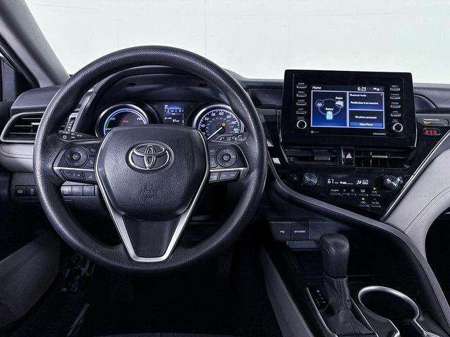 2022 toyota camry hybrid le