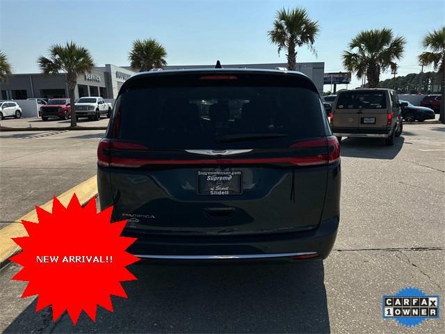 2022 chrysler pacifica touring-l