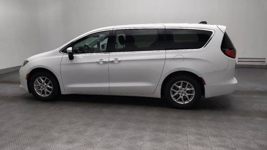 2022 chrysler voyager lx
