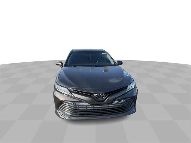 2018 toyota camry le