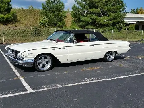 1961 buick lesabre 62685 miles white/black