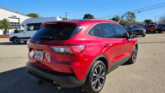 2021 ford escape se