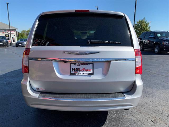 2011 chrysler town & country touring-l