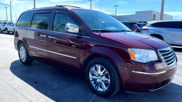 2009 chrysler town & country in venice, florida