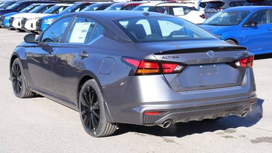 2022 nissan altima 2.5 sr