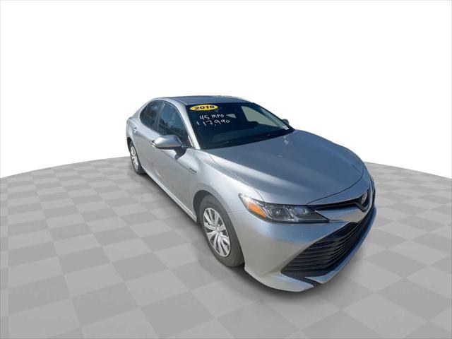 2018 toyota camry hybrid le