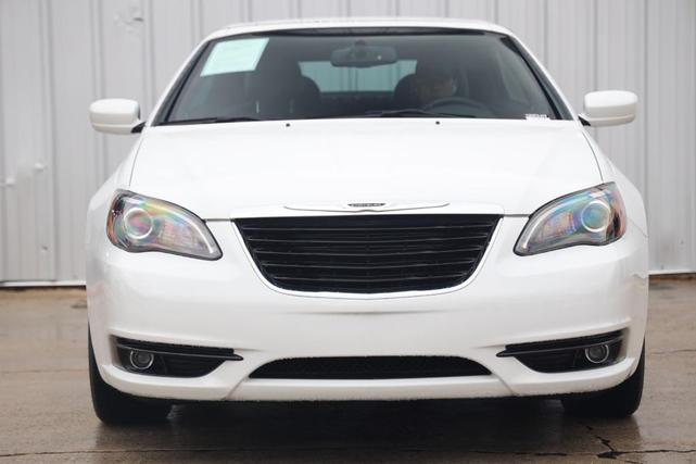 2014 chrysler 200 s