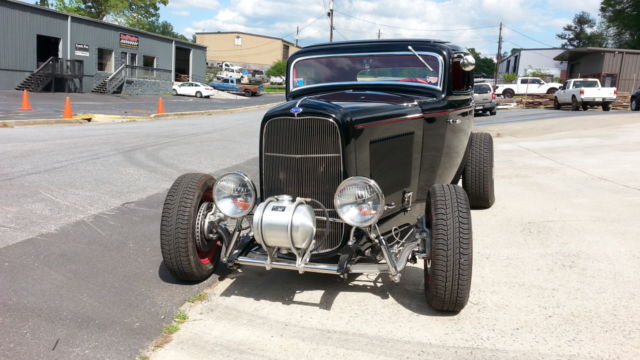 1932 ford three window highboy coupe