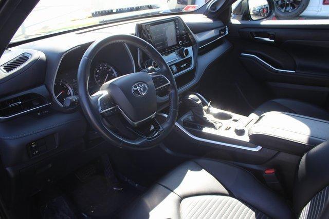 2021 toyota highlander xse
