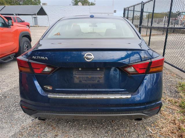 2022 nissan altima sr fwd