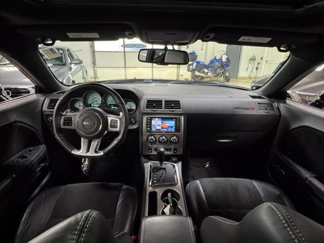 2014 dodge challenger srt8