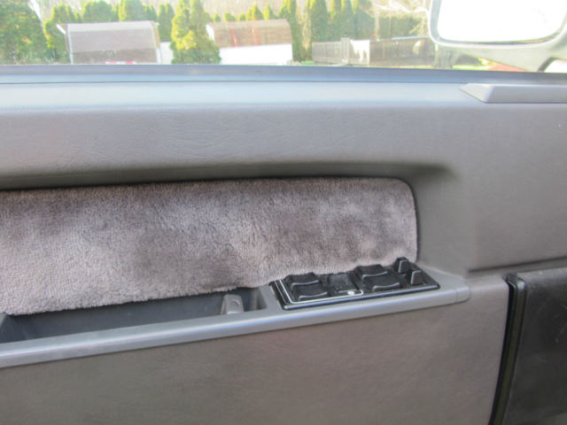 1993 volvo 940 t sedan 4-door 2.3l