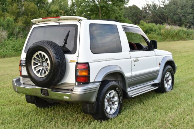 1993 rhd jdm mitsubishi pajero white two-tone wide xr-2 4wd fed legal