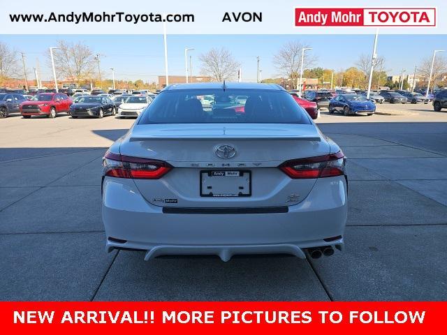 2022 toyota camry se