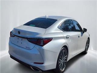 2022 Lexus ES base