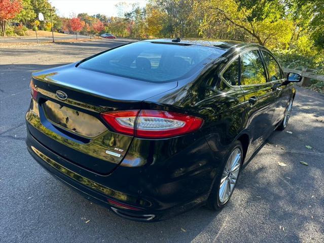 2016 ford fusion se
