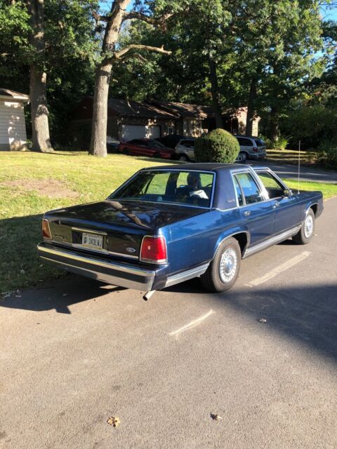 1991 ford ltd crown victoria sedan blue rwd automatic