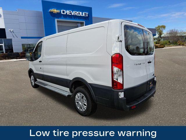 2022 ford transit-250 base
