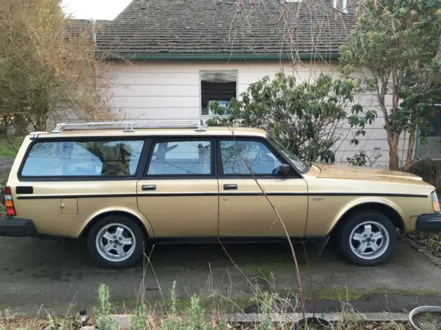 1982 volvo glt turbo wagon (yes, manual transmission). 84,xxx original miles