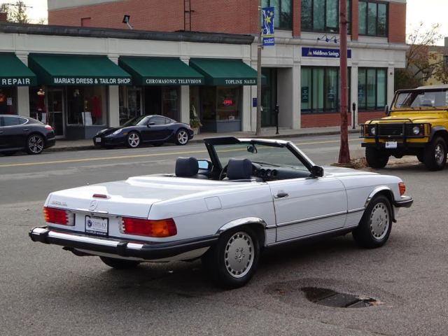 1989 mercedes benz 560sl roadster, only 9,250 miles from new