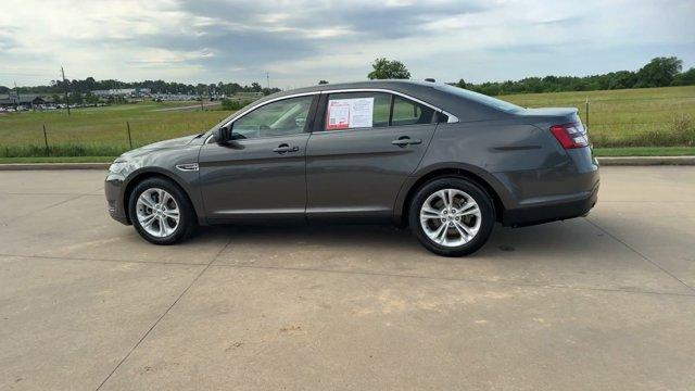 2018 ford taurus se
