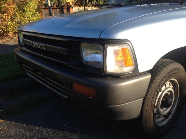 1990 toyota pickup 2wd 118k miles!! low reserve