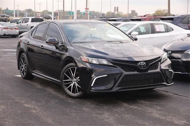 2023 toyota camry se