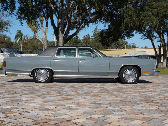 continental sedan 66423 miles gray sedan 8 cylinder automatic
