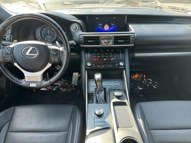 2018 lexus is 300 base