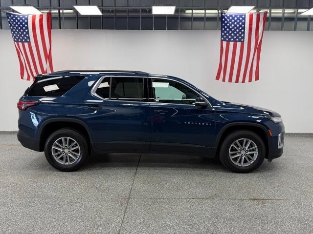 2023 chevrolet traverse lt cloth