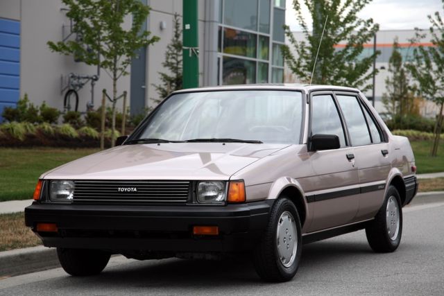1984 toyota corolla le with only 10k miles. like new!!