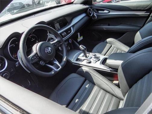 2024 alfa romeo stelvio